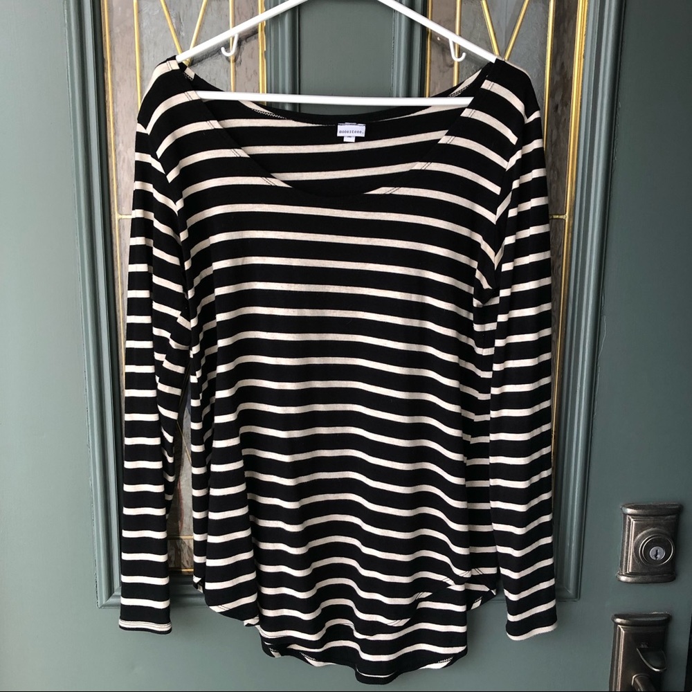 Moonstone, flowy top, striped, medium